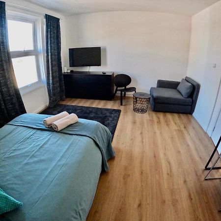 Lovely One Bedroom Flat London Exterior foto